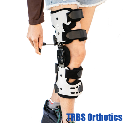 Apoyo para la osteoartritis, la artritis reumatoide, el dolor en las articulaciones. Un brazo de rodilla de tamaño único con estabilizadores laterales, brazo de rodilla ajustable. proveedor