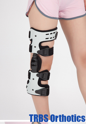 Apoyo para la osteoartritis, la artritis reumatoide, el dolor en las articulaciones. Un brazo de rodilla de tamaño único con estabilizadores laterales, brazo de rodilla ajustable. proveedor