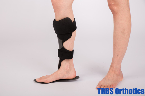 Brazalete de fibra de carbono AFO Ortosis del pie del tobillo AFO Rehabilitador Brazalete de caída del pie para caída del pie, inestabilidad del tobillo o espasticidad de las extremidades proveedor